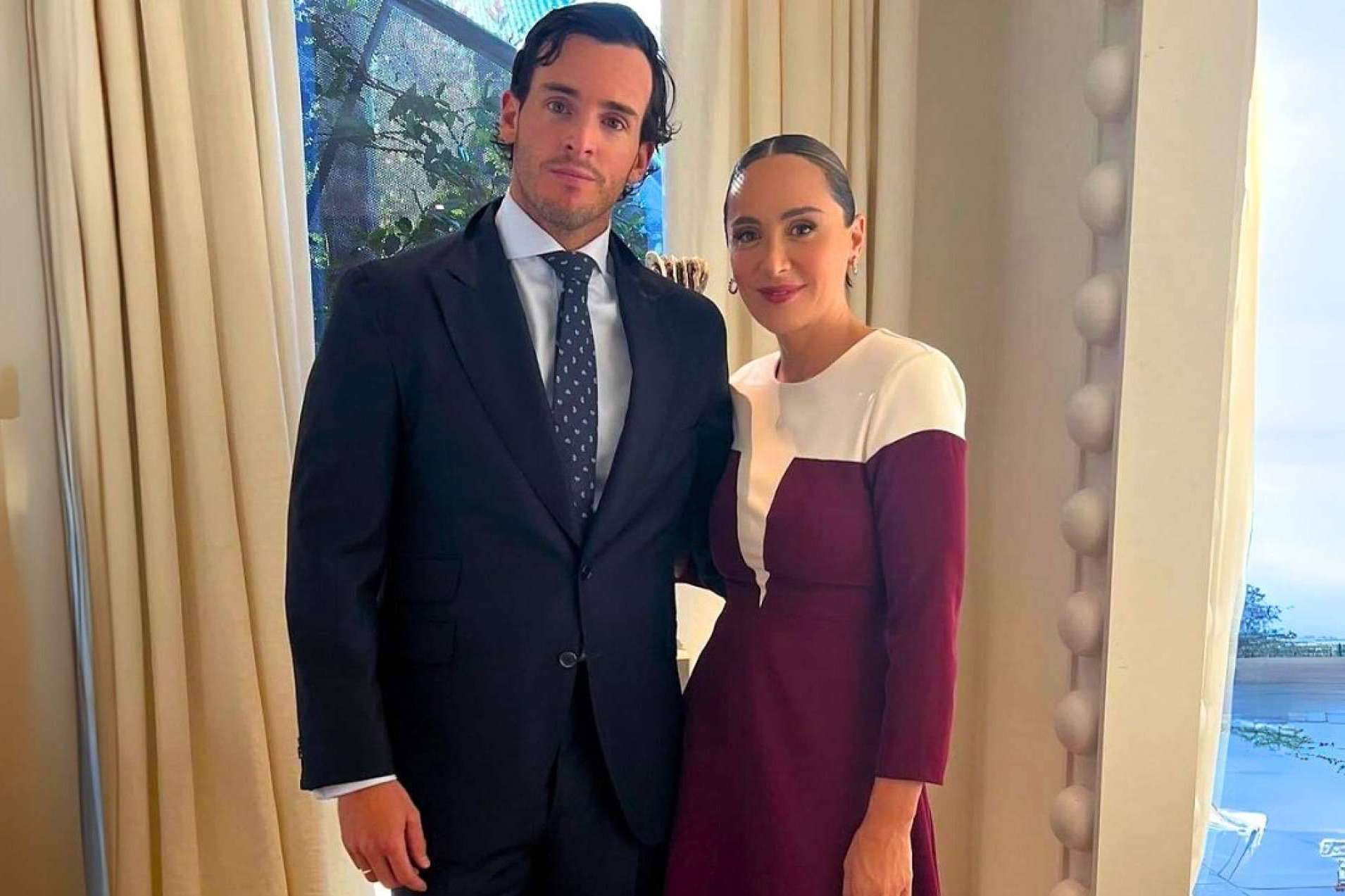 Tamara Falcó deslumbra con un vestido de invitada de otoño de Cayro para una boda